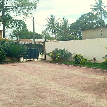 ShaMooL Hotel Dar es Salaam Eksteriør billede